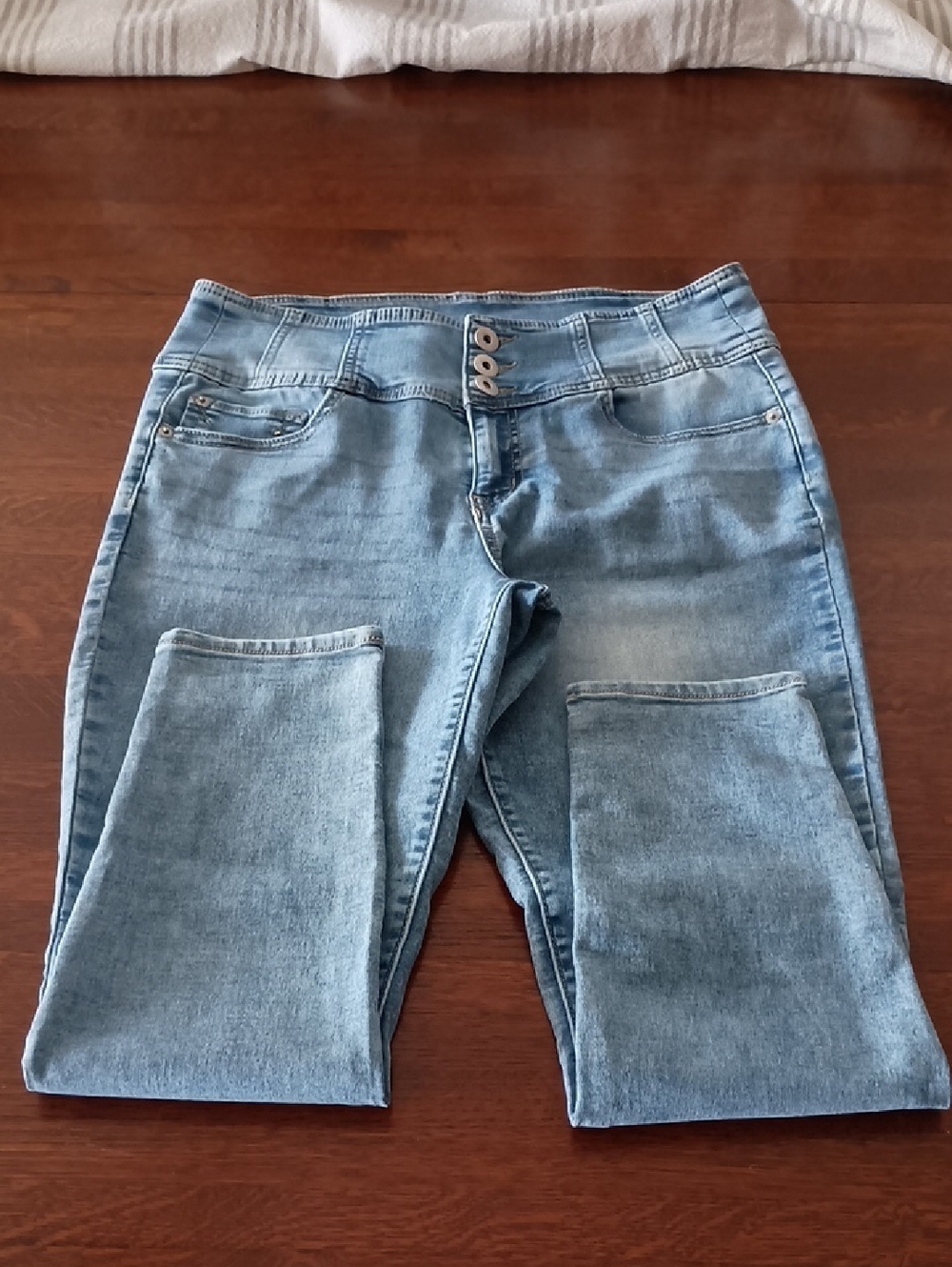 No Boundaries Juniors 3 Button 5 Pocket Skinny Jeans b200